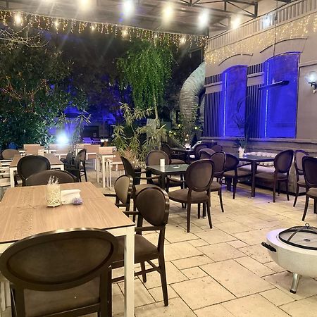 Hotel 5 Continents Craiova Exterior foto