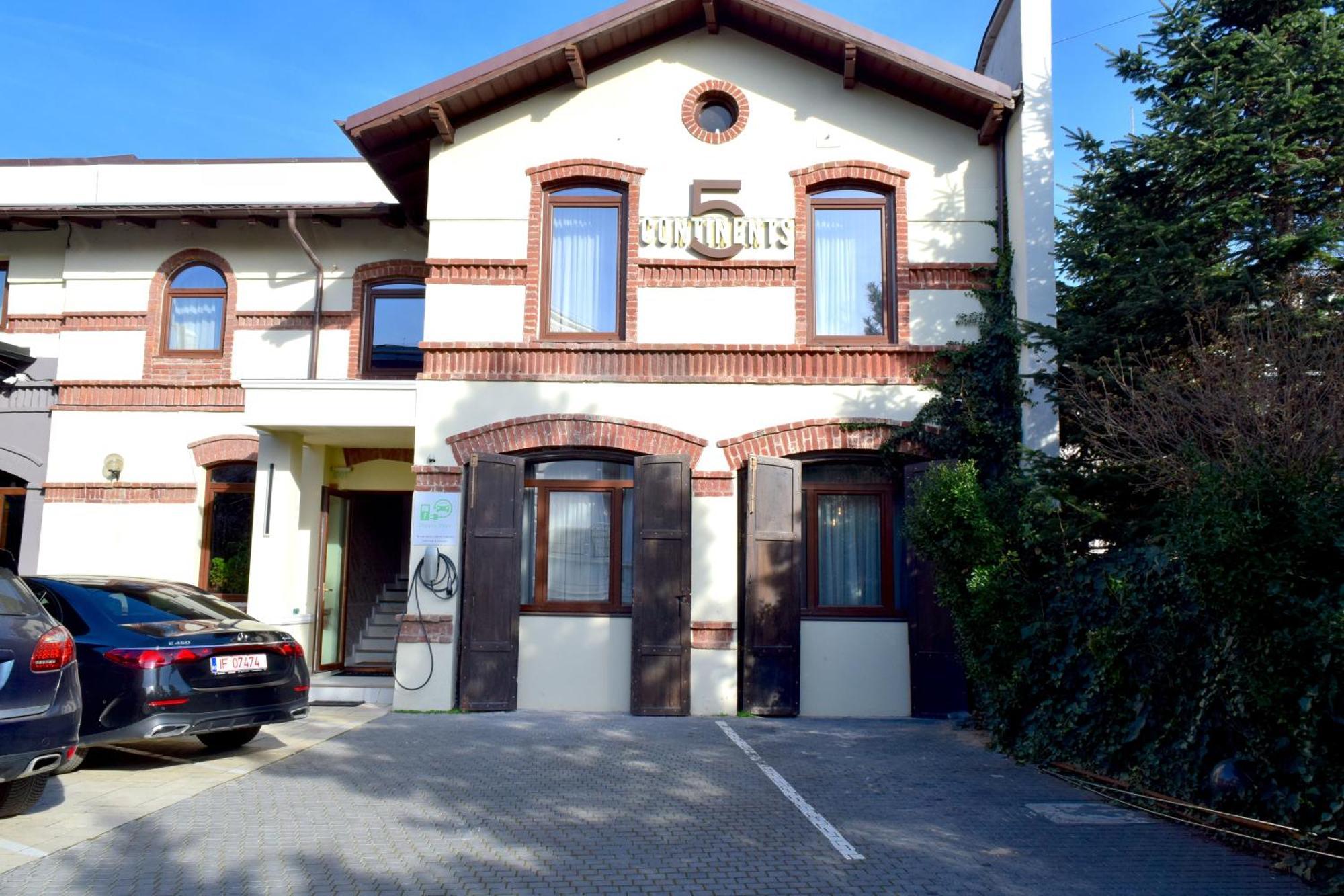 Hotel 5 Continents Craiova Exterior foto