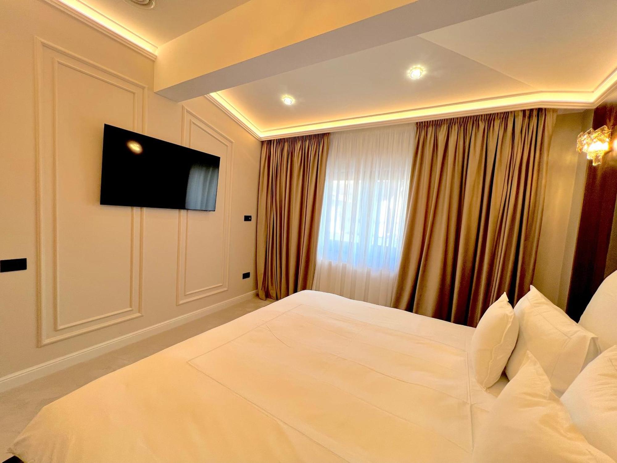 Hotel 5 Continents Craiova Exterior foto