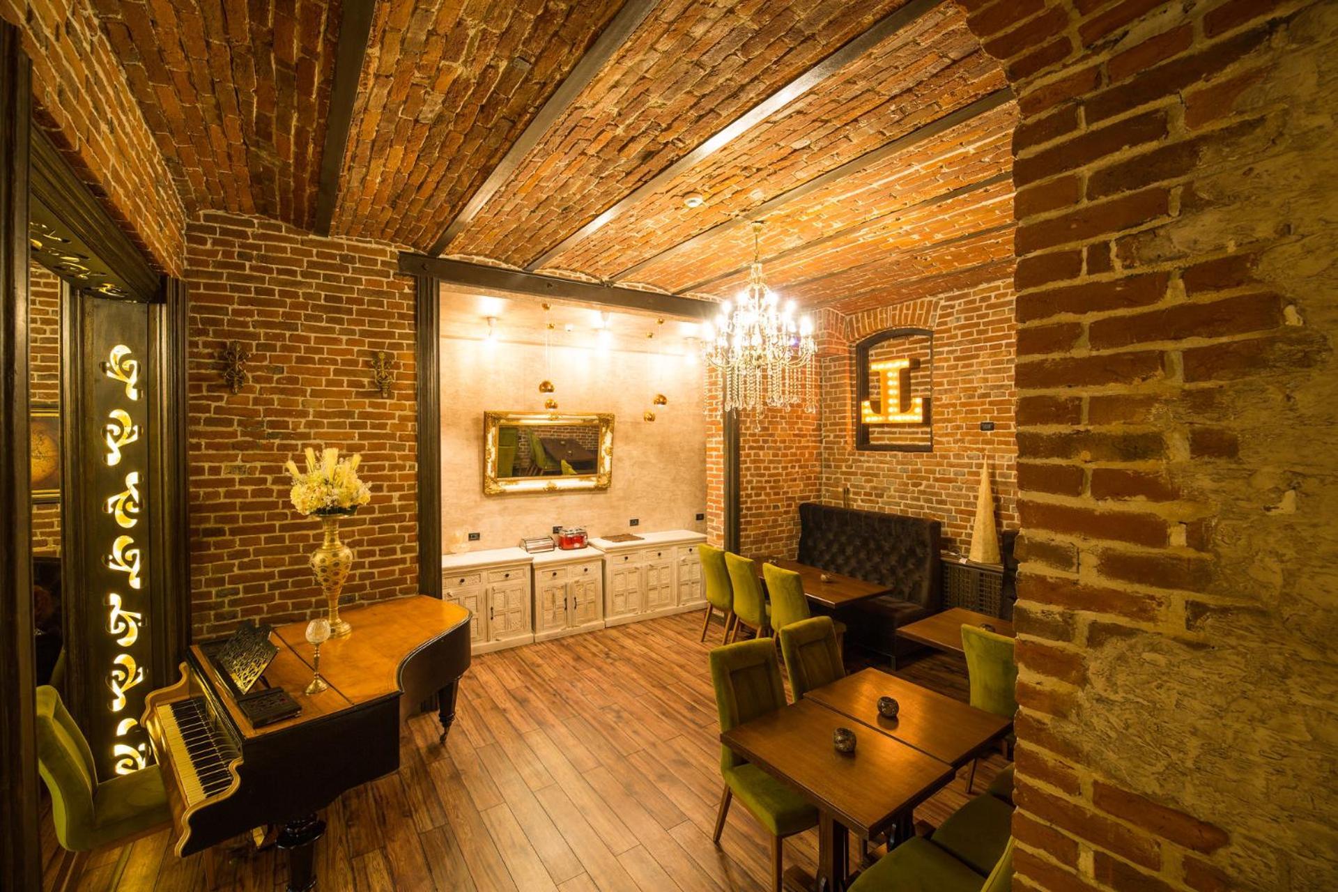 Hotel 5 Continents Craiova Exterior foto