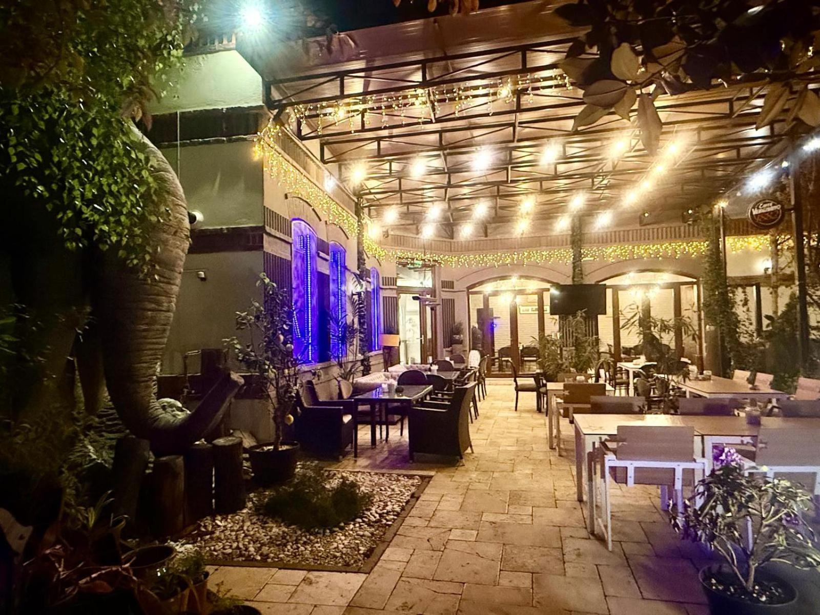 Hotel 5 Continents Craiova Exterior foto